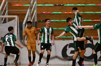 DERROTA DE USHUAIA ANTE MENDOZA EN EL C-20