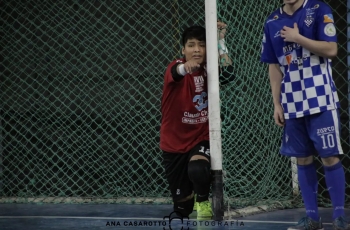 MAGALLANES AZUL SE QUEDÓ CON EL CLÁSICO ANTE EL BLANCO. CUERVOS Y "MAGA" FC EMPATARON EN UN PARTIDAZO.